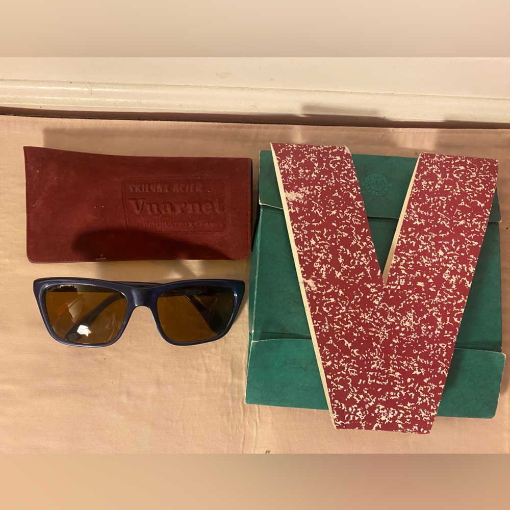 80 blue Viarnet cat eye with case and gift box